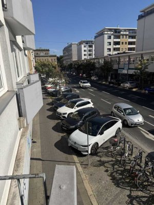 Helle 4-Zimmer-Wohnung mit Balkon und Blick auf die Innenstadt