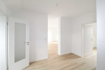 Neuwertig & sofort bezugsfrei: 2,5 Zimmer-Wohnung mit Dachterrasse!