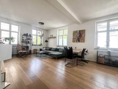 4-Zimmer-Wohnung mit Balkon in schönem Altbau
