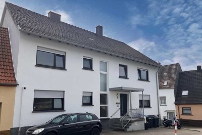 Geräumiges Zweifamilienhaus mit viel Platz für die Familie