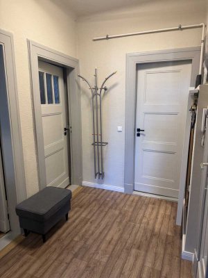 Charmante, vollständig renovierte 2-Zimmer-Wohnung mit hochwertiger Ausstattung und Kamin