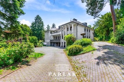Einzigartiges Villenanwesen auf parkähnlichem Grundstück