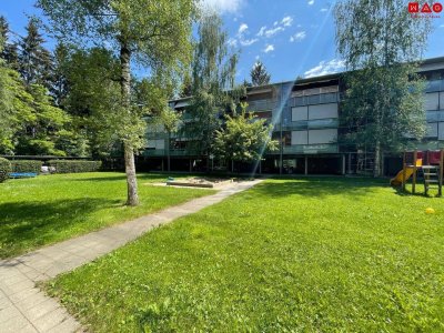 Modernes Wohnen im Holzhaus! Möblierte 3 Raumwohnung mit Balkon &amp; Carport!