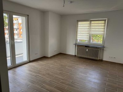 Erstbezug nach Sanierung mit Balkon: exklusive 1-Zimmer-Wohnung in Frankfurt