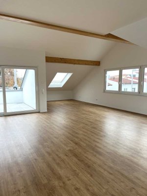 Neubau/Erstbezug! 4,5-Zimmer-Dachstudio, sehr schön und hochwertig ausgestattet!