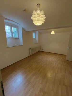 Kompakte 1-Zimmer-Wohnung mit Einbauküche in zentraler Lage – ideal für Singles oder Pendler