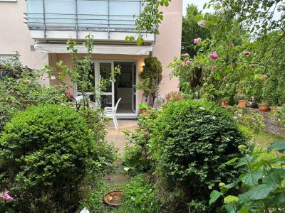 Helle, gut geschnittene 3 ZKB mit Terrasse und herrlichem Garten in sehr ruhiger Lage!