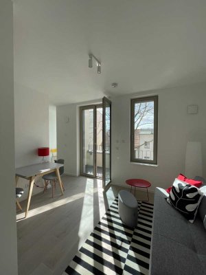 All inclusive: Wunderschöne möblierte 1-Zimmer-Wohnung mit Balkon          und geh. Innenausstattung