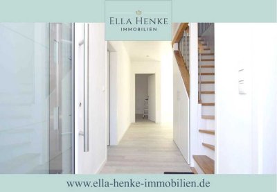 Ganz nah am See: Modernes, freistehendes Einfamilienhaus mit Wärmepumpe + Carport.
