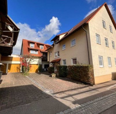 Erstbezug nach Sanierung mit EKB: Helle und vollmöblierte 1,5 Zimmer Wohnung in Ittlingen