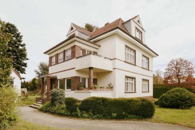 Renovierungschance: Charmante 30er-Villa mit Remise & Garage auf ca. 750 m² Grundstück