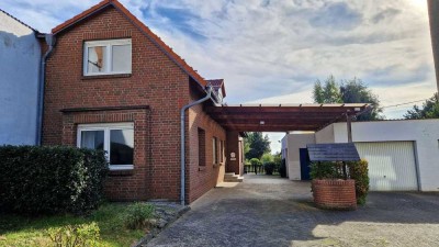 Zwei Häuser, ein Gedanke: hier wohnen & gleichzeitig investieren