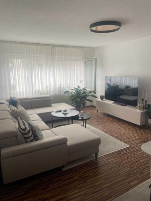 Provisionsfrei! Helle 4,5 Zimmer Wohnung in ruhiger Südlage/ Göpp.-Holzheim