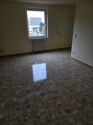 2-Zimmerwohnung mit Balkon in gepflegtem Mehrfamilienhaus
