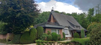 Schönes Einfamilienhaus mit Garage, Carport und Stellplätzen, beste Wohnlage Nähe Burgwall