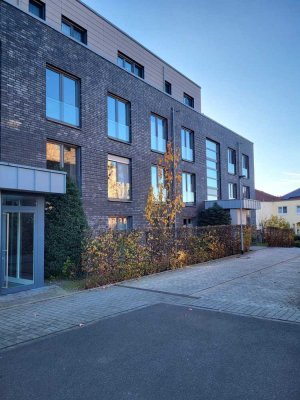 Moderne zentrale 3-Zimmer-Erdgeschosswohnung mit Garten & Tiefgarage in Langenfeld (Rheinland)