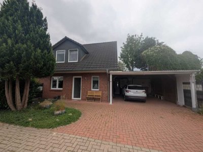 MODERNE DOPPELHAUSHÄLFTE MIT DOPPELCARPORT ZU VERMIETEN