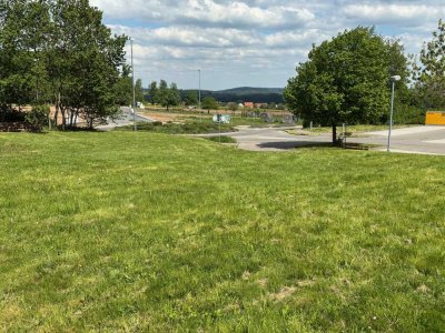 Familiäre Doppelhaushälfte in Calw-Altburg mit Bauplatz