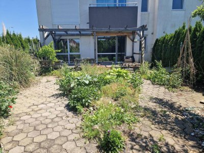 SONNIGES WOHNAMBIENTE MIT EIGENGARTEN!