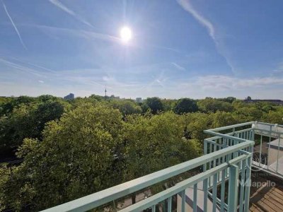 FREIE WOHNUNG! GRANDIOSE AUSSICHT DIREKT AUF DEN VOLKSPARK FRIEDRICHSHAIN!