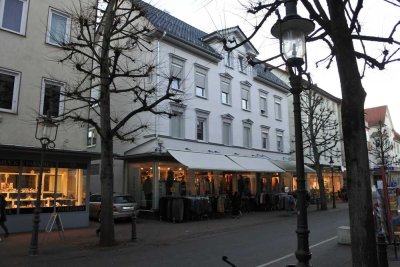 2-Zimmer-DG-Wohnung mit Einbauküche - Ideal für Single