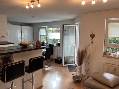 Tolle & geräumige 1,5-Zimmer-Wohnung mit schöner Terasse, Einbauküche und mehr