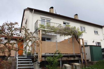 Herrliche Doppelhaushälfte mit Garage und Garten in bester Lage