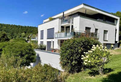Wohnen wie im eigenen Haus – mit großer Terrasse und Garten im Grünen