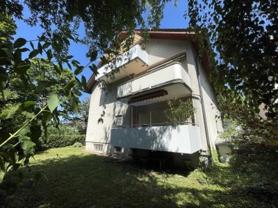 Großzügige Etagenwohnung mit separatem Hobbyraum 
- sofort frei -