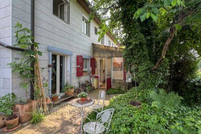 Doppelhaushälfte mit großem Garten und viel Potenzial