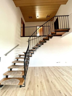 Modernisierte Wohnung mit drei Zimmern sowie Balkon und EBK in Rodgau