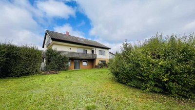 Großes Haus + toller Garten + Doppelgarage mit viel Potential