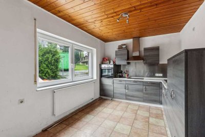 *Sofort verfügbares, großzügiges Einfamilienhaus, mit 4 Schlafzimmern und großem Garten-zu verkaufen