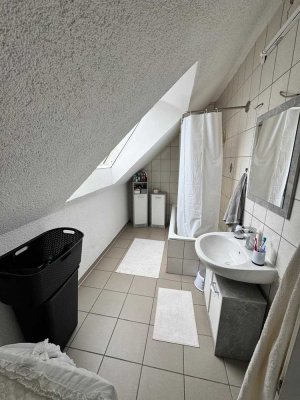 Helle 3-Zimmer-Wohnung in ruhiger Lage – Uhlandstraße