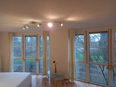 Möblierte 1-Zimmer-Wohnung mit Pantryküche und Tiefgaragen Stellplatz