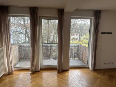 Südviertel-Gepflegtes 1,5 Zi App, im 1.OG mit Balkon, Parkett und Blick ins Grüne