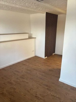 Moderne, frisch sanierte 2,5-Zimmer Wohnung inkl. Einbauküche - ca. 75 qm