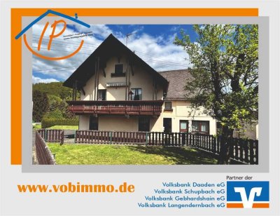 Von IPC! Großzügiges Wohnhaus mit traumhaften Areal in Atzelgift!