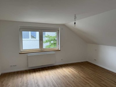 Erstbezug nach Kernsanierung: Exklusive 3-Zimmer Dachgeschosswohnung in MZ-Hechtsheim