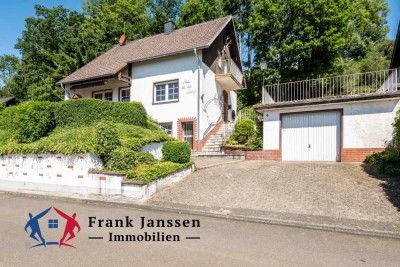 Freistehendes Einfamilienhaus in Udler - Terrasse & Garten - Garage mit Dachterrasse