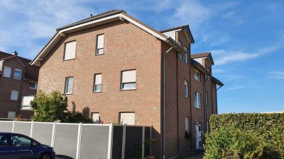 Gehobene Dachgeschosswohnung mit Einbauküche in Geilenkirchen.