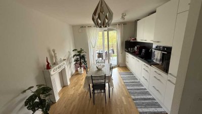 Gemütliche, helle 2-Zimmer-Wohnung mit riesiger Terrasse an Ortsrandlage Aidlingens