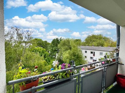 Loggia mit Ausblick ins Grüne! - gepflegte Kapitalanlage mit Entwicklungspotenzial.