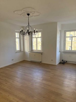 Erstbezug nach Sanierung: attraktive 5-Zimmer-Wohnung mit Balkon in Neustadt