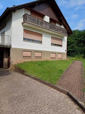 Platzvielfalt in ruhiger Idylle: EFH mit Terrasse und großem Gartengrundstück