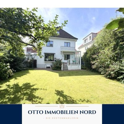 Bremerhaven-Mitte: Stadthaus 1936, Altbaucharme trifft Moderne, Garage, 3 Etagen, Terrasse, Garten,