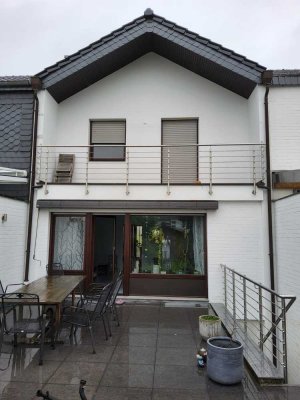 Schönes und gepflegtes 4,5-Raum-Reihenhaus in Langenfeld (Rheinland)