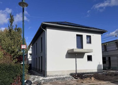 Erstbezug: Moderne 2,5-Zimmer-Wohnung mit Balkon in Alt-Lülsdorf