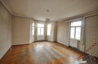 Jugendstilhaus - Sanierungsbedürftiges Juwel am Kaiserwald