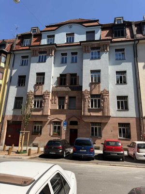 Ein Unikat über den Dächern der Stadt – Historischer Charme trifft moderne Großzügigkeit